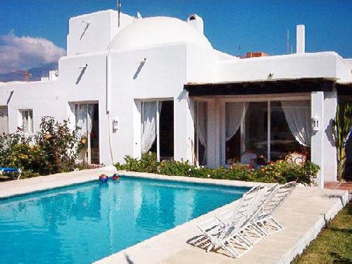 villa own pool
