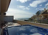 Penthouse on the beach with jacuzzi